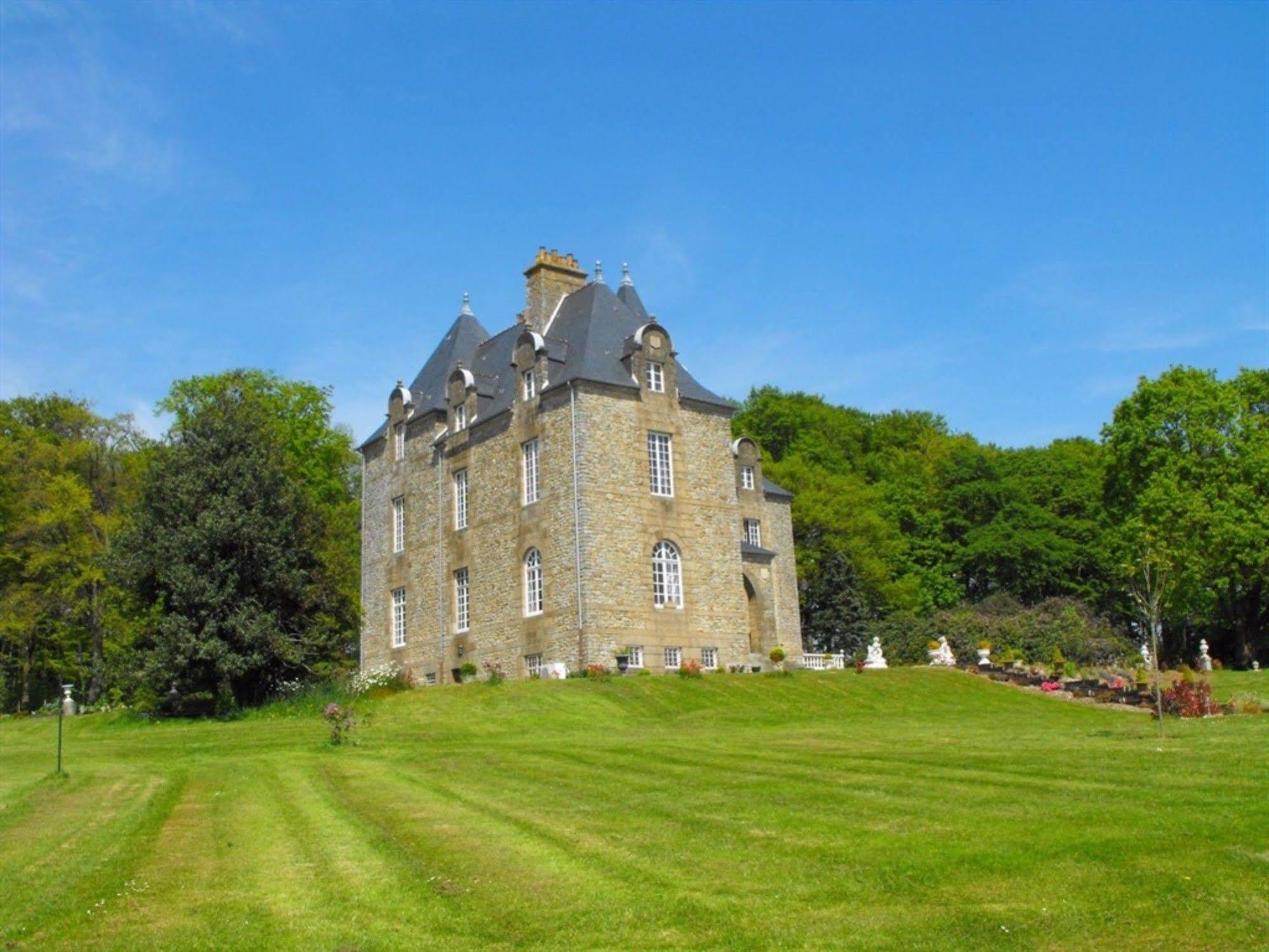Chateau De Montbrault Fleurigne Exterior photo